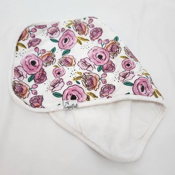 Baby Girl Accessories Bundle Lot of 8 Pink Green Burp Cloths Bonnet Wash Cloths - Picture 6 of 6